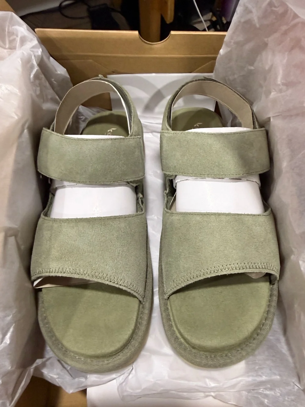 Koolaburra by UGG Tizz Suede Platform Chunky Sandals Limewash Green